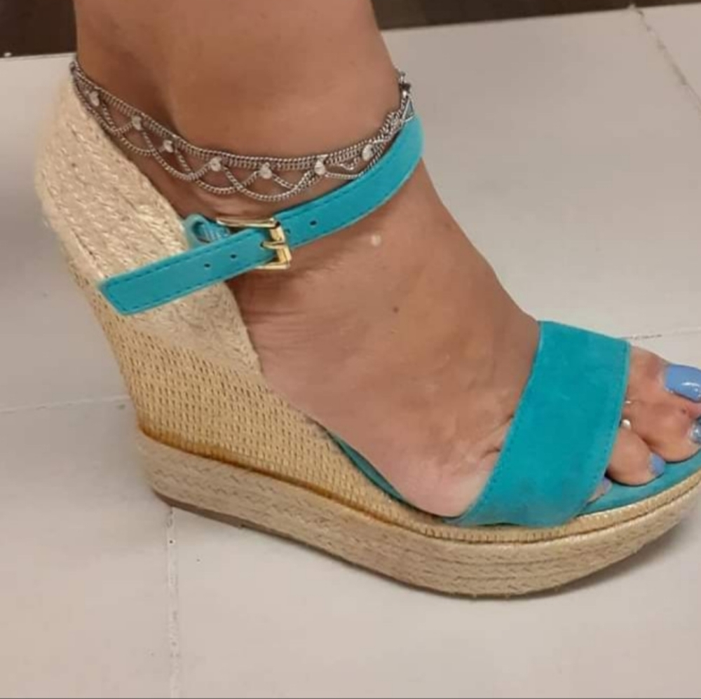 Shoes - Picture 3 of 6